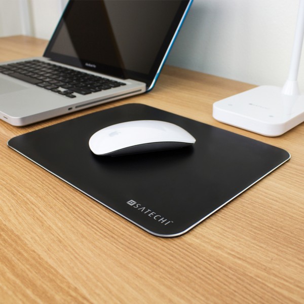 Satechi aluminum mouse pad tapis de souris Black noir